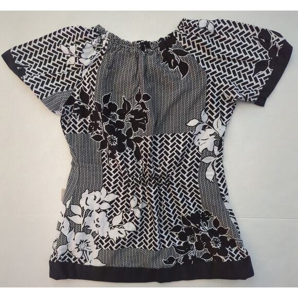 Koi Kathy Peterson 2 Pocket Floral Scrubs Black White 1/4 Button Womens Size XS - Picture 7 of 8